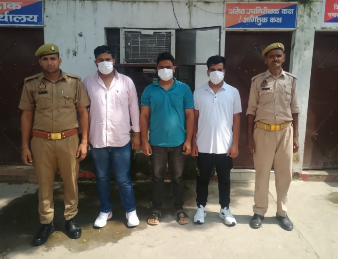 थाना दनकौर पुलिस द्वारा 03 वांछित अभियुक्त गिरफ्तार।