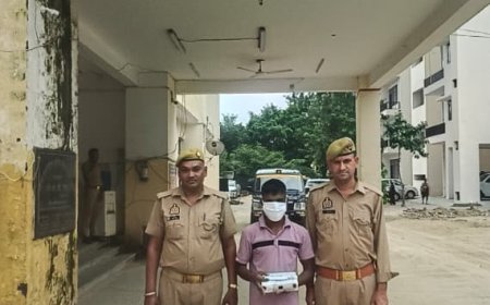 थाना इकोटेक-3 पुलिस द्वारा 01 अभियुक्त गिरफ्तार, कब्जे से चोरी के 02 मोबाइल फोन व अवैध शस्त्र बरामद।