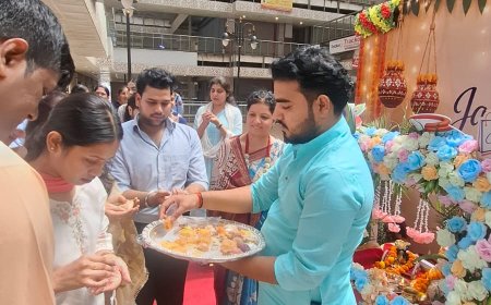 गौर सिटी सेंटर में धूमधाम से मनाया गया भगवान श्रीकृष्ण का छठी महोत्सव