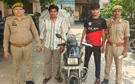 खोड़ा पुलिस ने दो वाहन चोरों को किया गिरफ्तार, चोरी की बाइक और अवैध चाकू बरामद