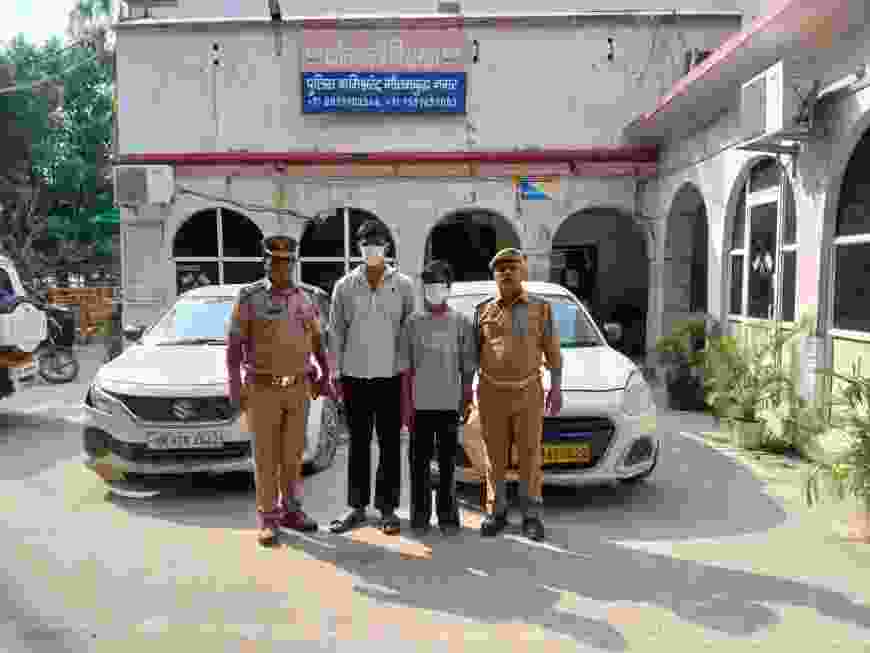 बिसरख पुलिस ने कार चोरी करने वाले दो आरोपियों को दबोचा, चोरी की स्विफ्ट डिजायर और वारदात में इस्तेमाल बलेनो बरामद