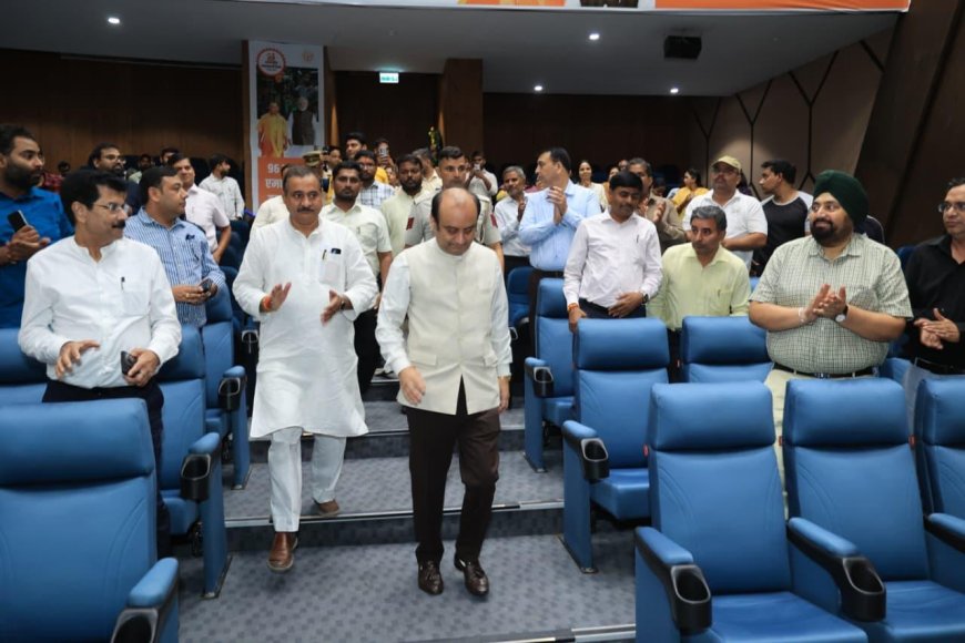 नोएडा में ‘स्वच्छता ही सेवा’ अभियान का भव्य शुभारंभ, स्वच्छता और पर्यावरण संरक्षण का दिया संदेश