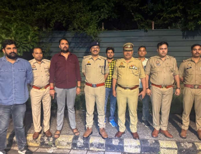 नोएडा में सेक्टर-20 पुलिस और बदमाशों के बीच मुठभेड़, गोली लगने से एक बदमाश घायल, दूसरा गिरफ्तार