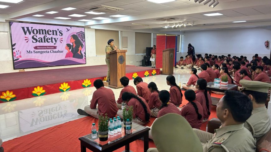 नोएडा: मिशन शक्ति अभियान 6.0 के तहत समर विले स्कूल में छात्र-छात्राओं को किया जागरूक, महिला सुरक्षा और कानूनी अधिकारों की दी जानकारी