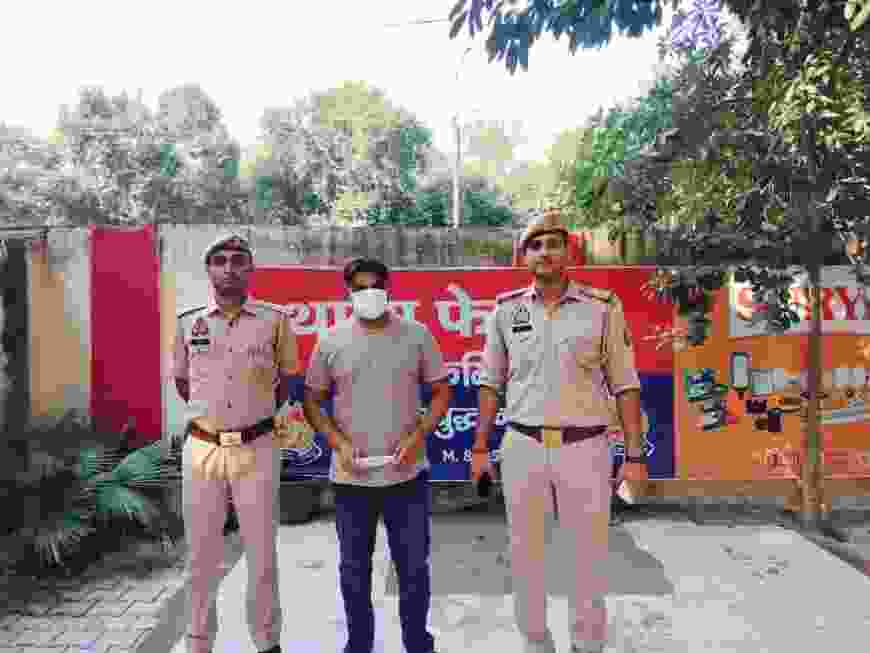 थाना फेस-2 पुलिस द्वारा ₹25,000 का इनामिया/वांछित अभियुक्त गिरफ्तार।